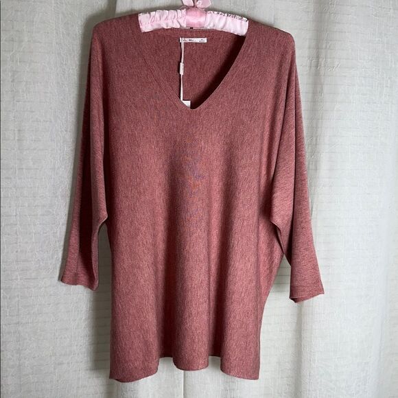 Vila Milano Sweaters - Vila Milano 1X Heather Pink Rose Bouquet V-Neck Dolman Sleeve Fine Knit Sweater